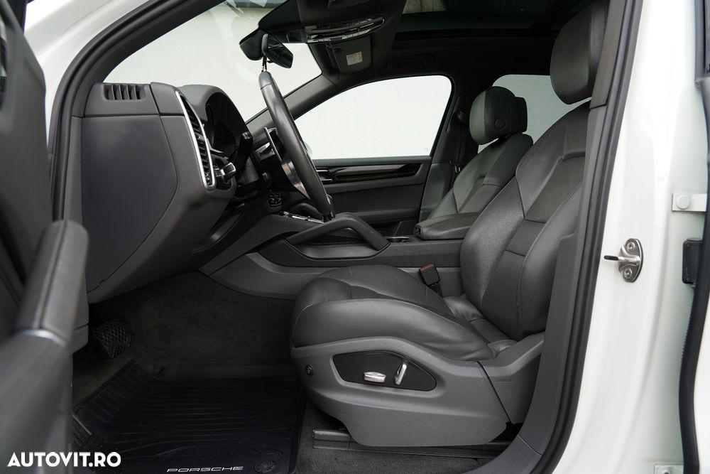 Porsche Cayenne Coupe Standard - 16