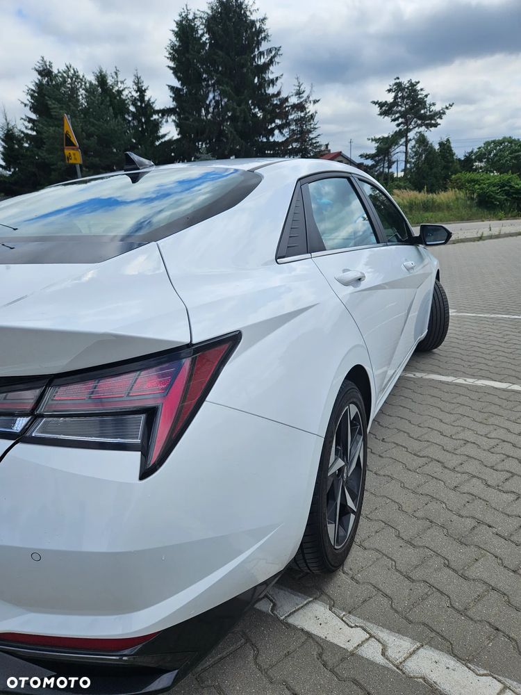 Hyundai Elantra 1.6 Executive CVT - 9