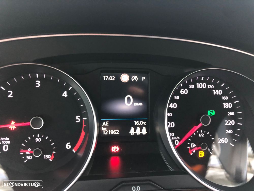 VW Passat Variant 2.0 TDi Business DSG - 19