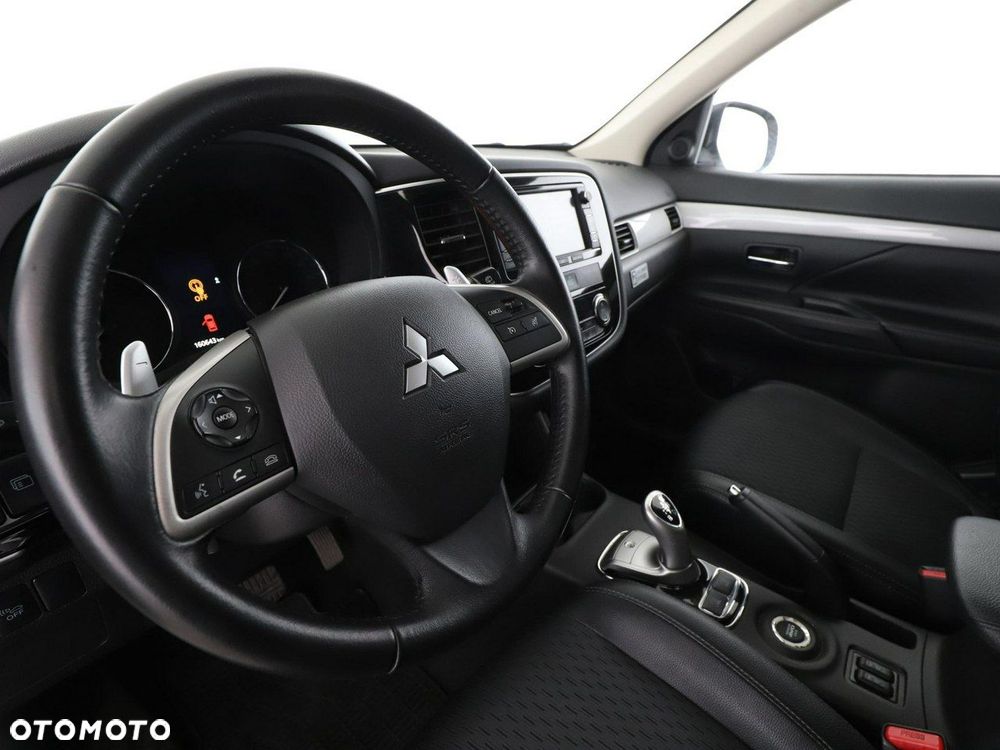 Mitsubishi Outlander - 14