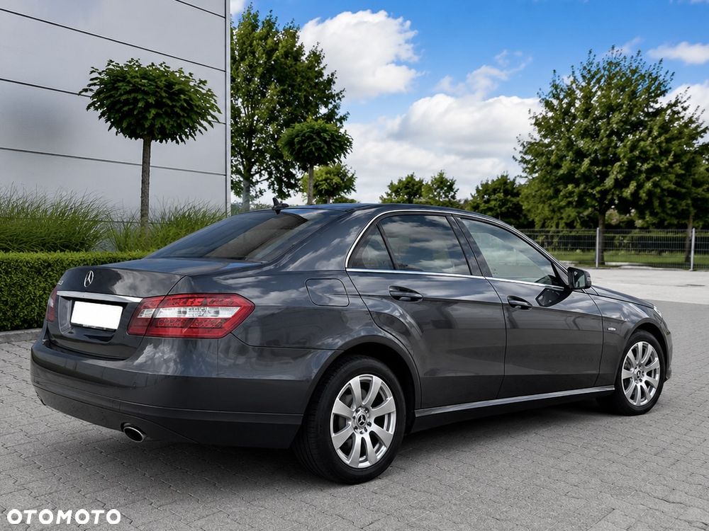 Mercedes-Benz Klasa E 300 CDI BlueEff - 6
