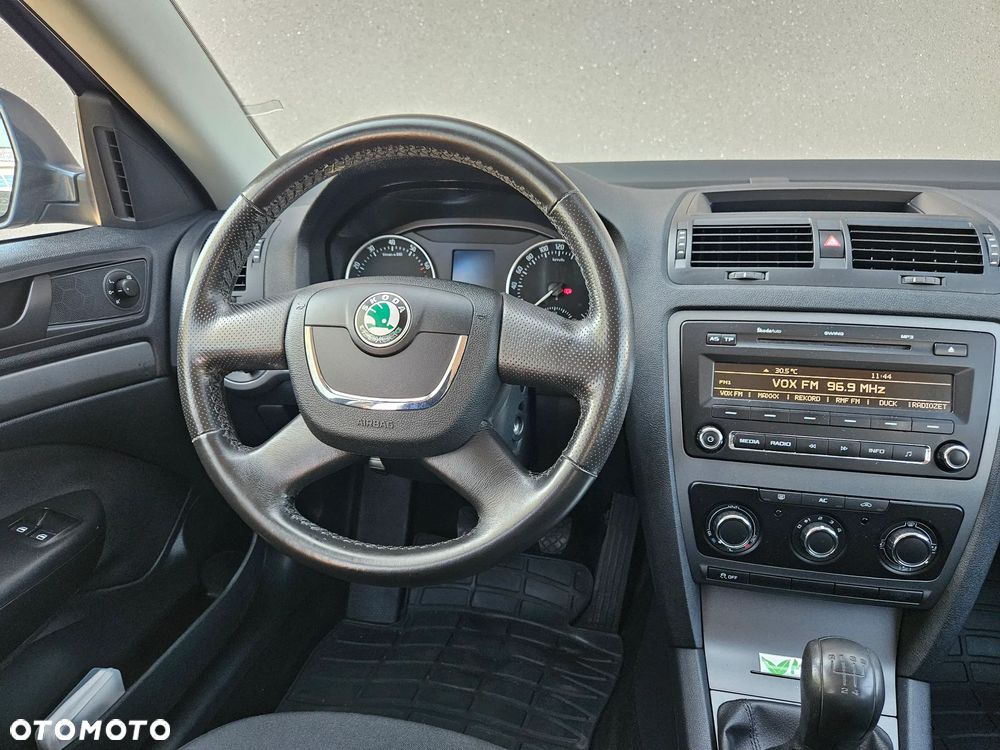 Skoda Octavia 1.6 Ambiente - 30