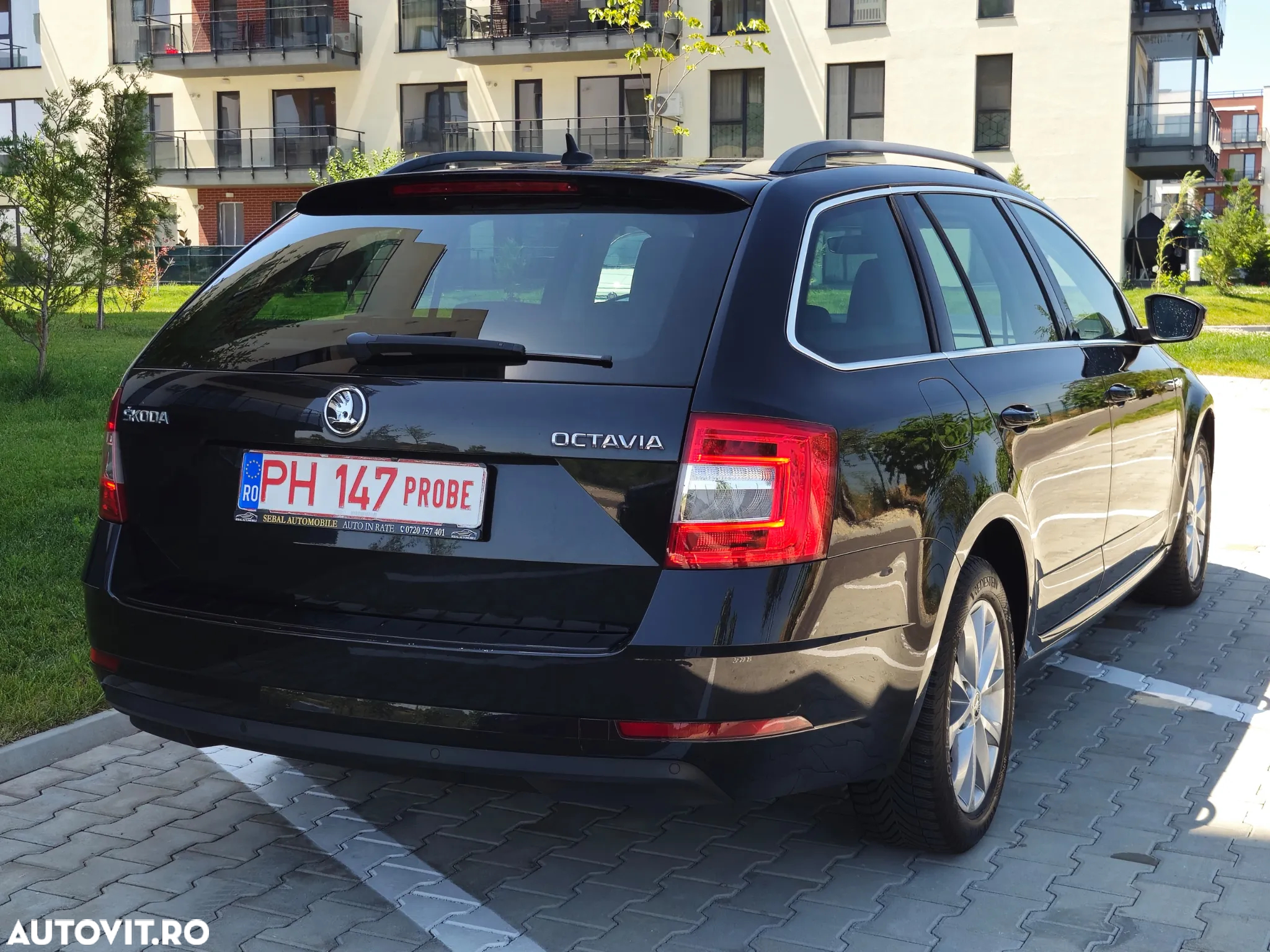 Skoda Octavia Combi Diesel 1.6 TDI DSG Ambition - 6