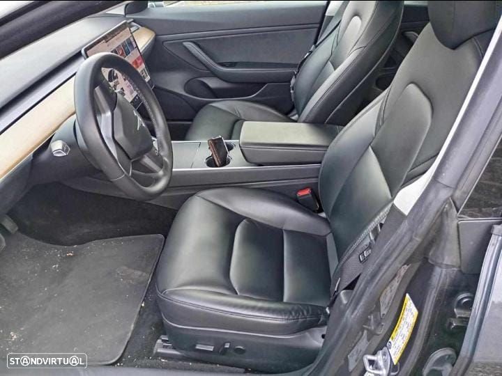 Tesla Model 3 - 4