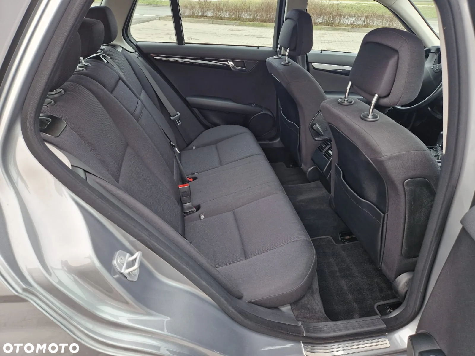 Mercedes-Benz Klasa C 180 T CGI BlueEFFICIENCY - 22