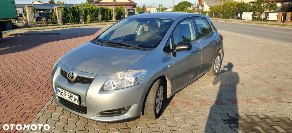 Toyota Auris 1.33 VVT-i Terra - 1