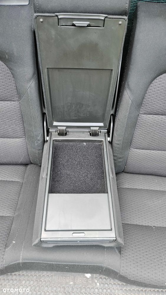 Kanapa Siedzisko Oparcie Welur Podłokietnik Uchwyt Napoje Cupholder Grzane Podgrzewane Skoda Superb II 2 - 6