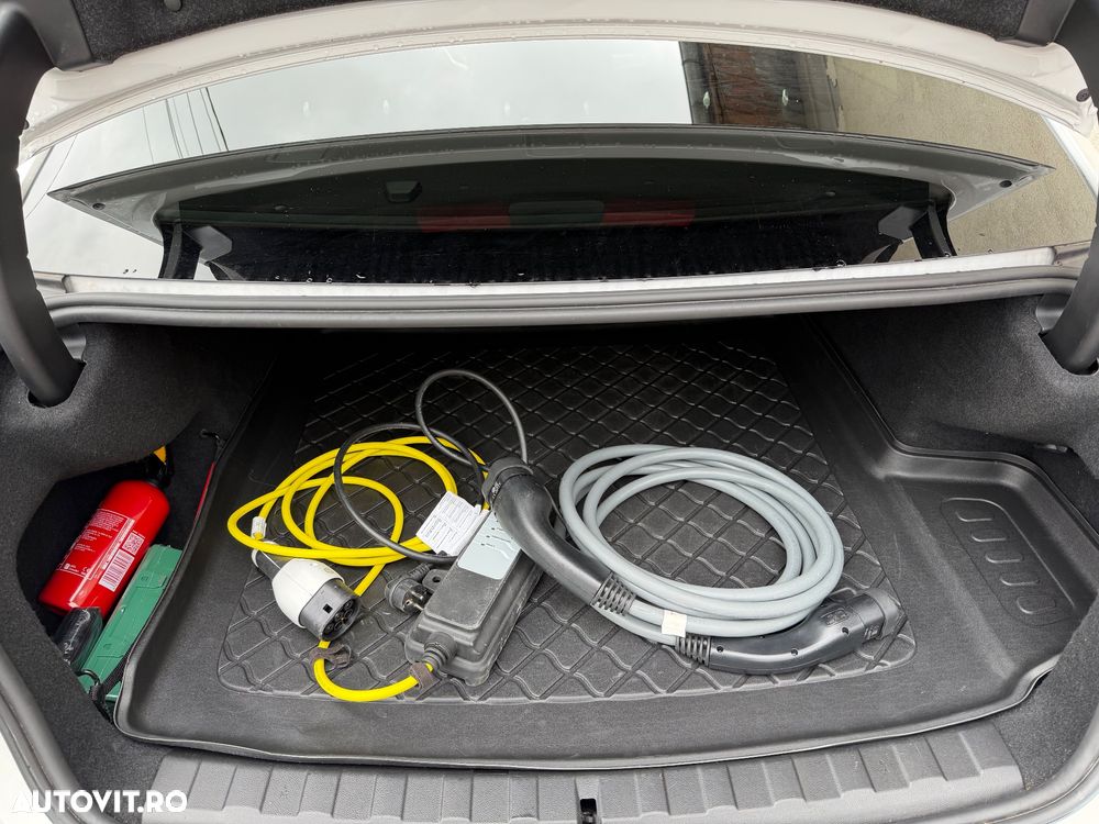 BMW Seria 3 320e Aut. M Sport - 17