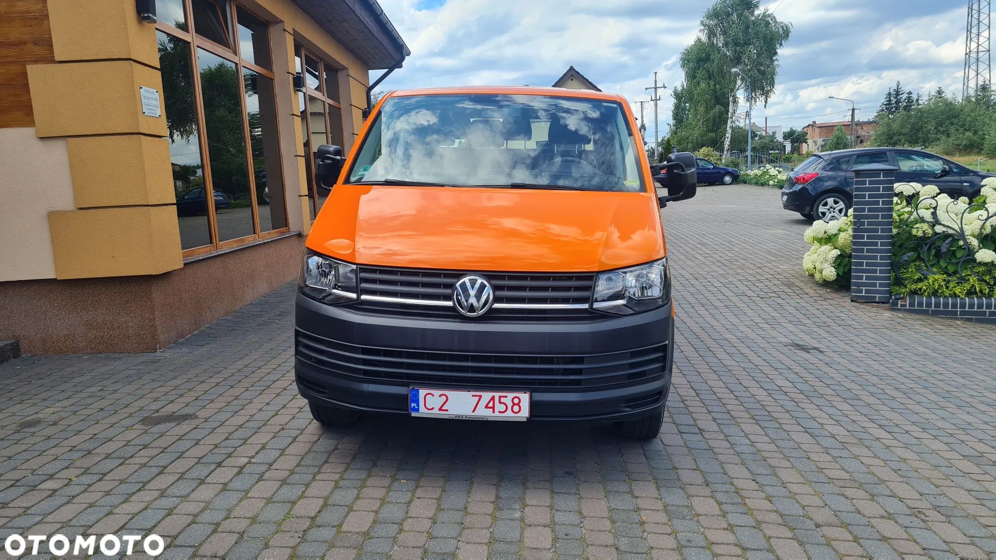 Volkswagen Transporter - 1