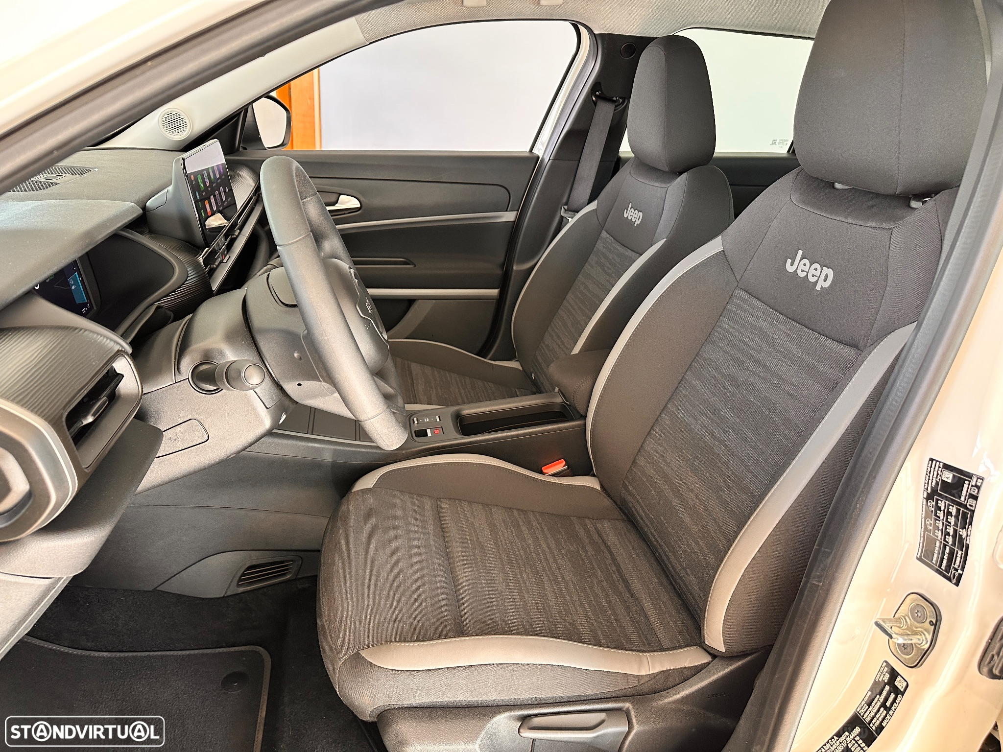 Jeep Avenger 54 kWh Longitude - 6