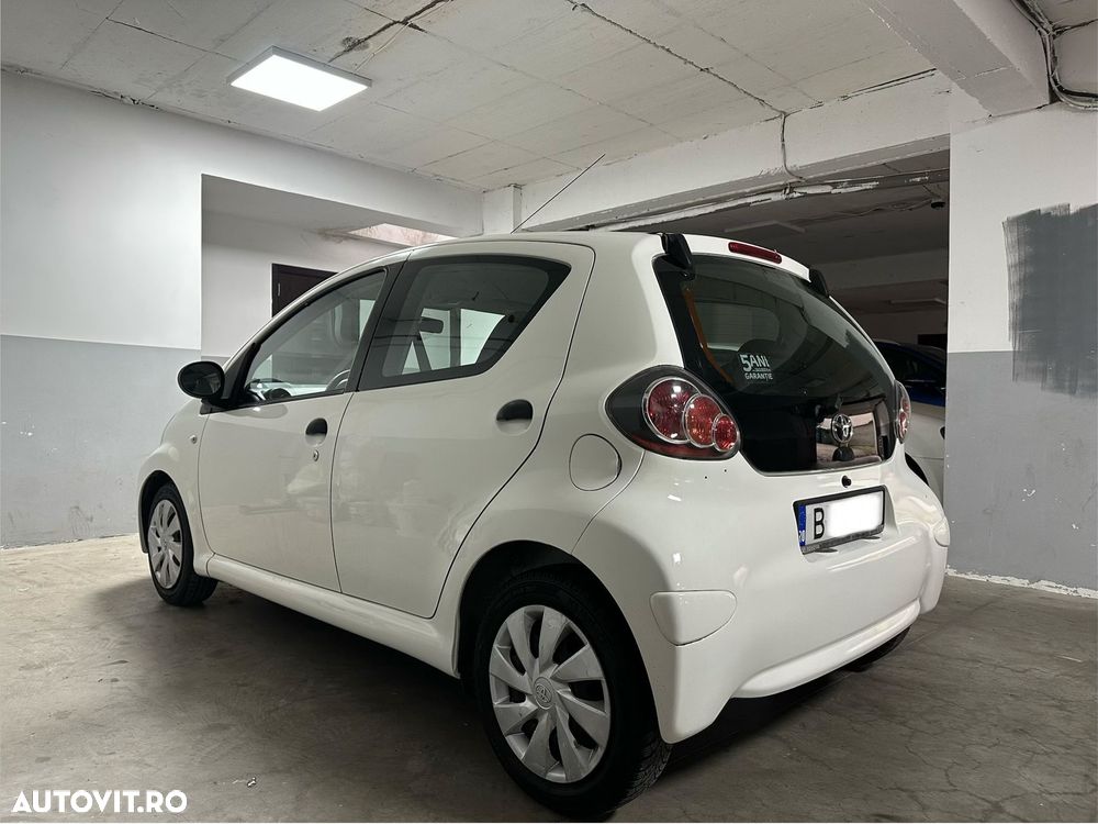 Citroën C-Elysée 1.2 PureTech BVM Shine - 3