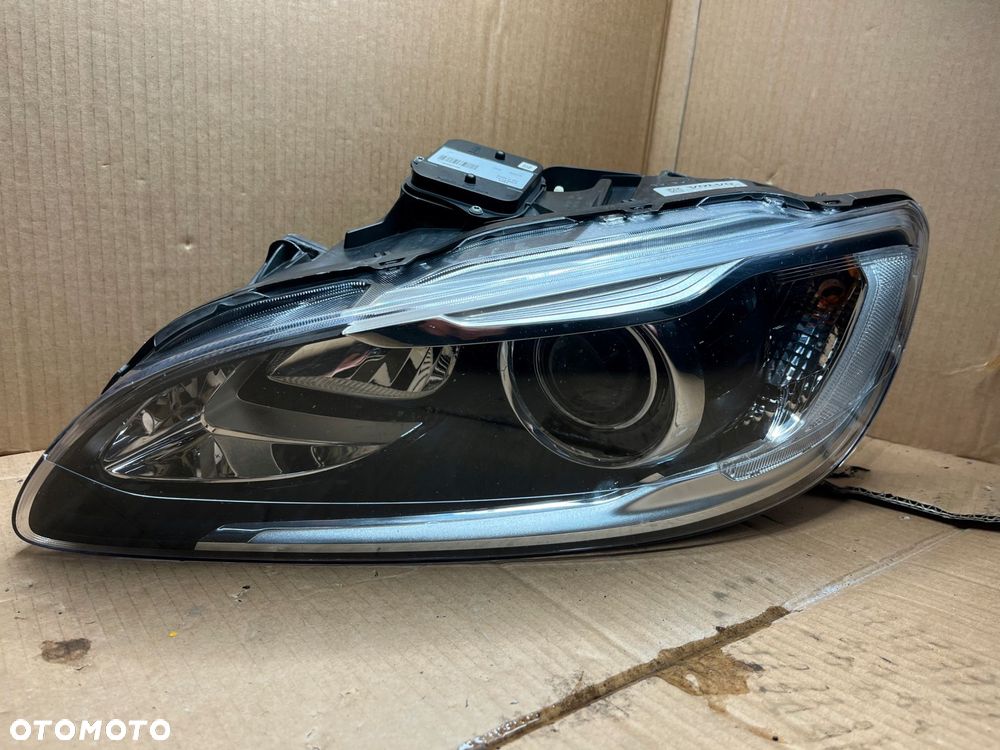 lampa lewa przednia volvo v60 s60 idealna - 1