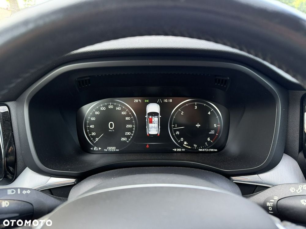 Volvo XC 60 - 8