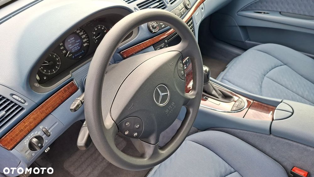 Mercedes-Benz Klasa E 200 Kompressor Automatik Classic - 12