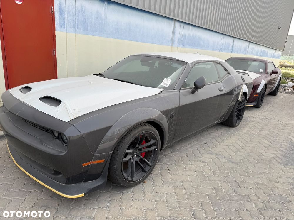 Dodge Challenger - 1