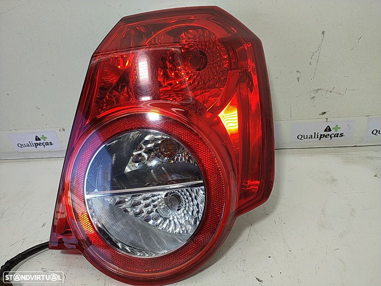 Farolim Tras Direito Painel Stop Chevrolet Aveo / Kalos Hatchback (T25 - 5
