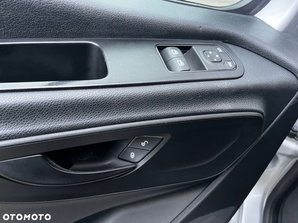 Mercedes-Benz Sprinter - 13