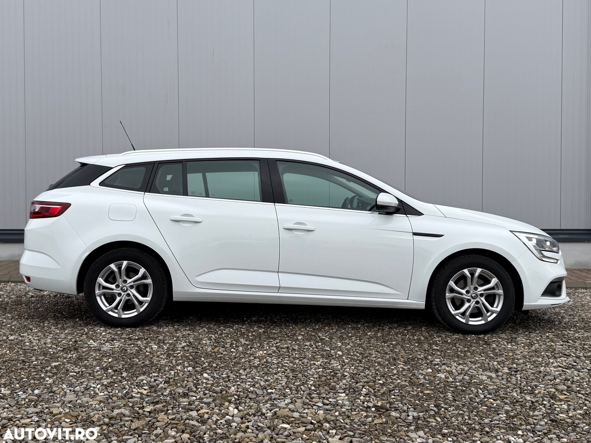 Renault Megane Grandtour BLUE dCi 115 BUSINESS EDITION - 9