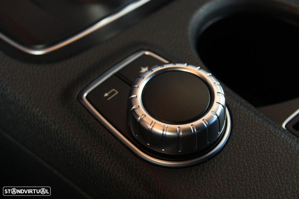 Mercedes-Benz CLA 45 AMG 4Matic 7G-DCT - 48