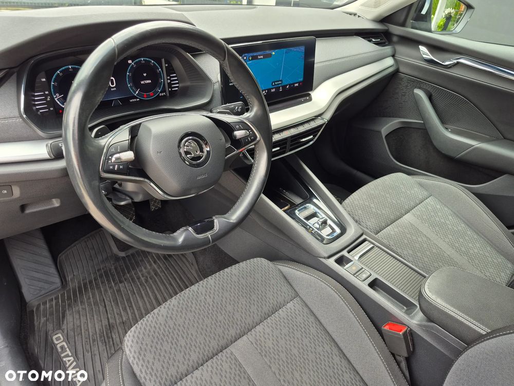 Skoda Octavia 2.0 TDI SCR Style DSG - 23