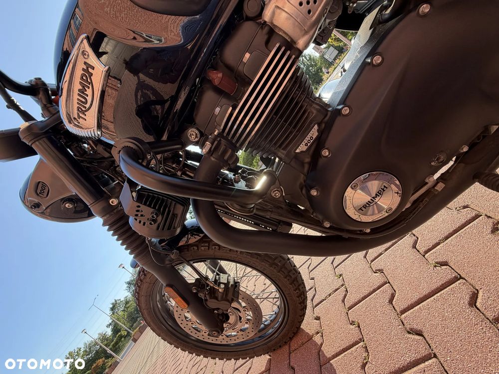 Triumph Bonneville - 7