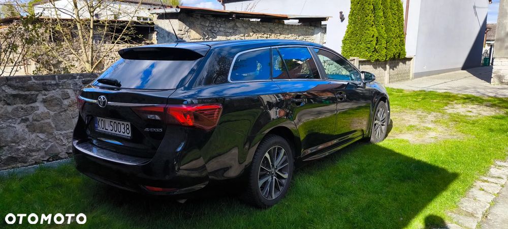 Toyota Avensis 2.0 D-4D Premium - 4