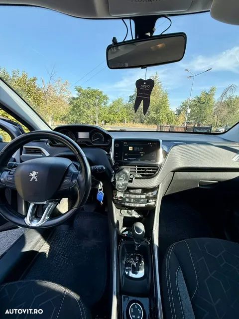 Peugeot 2008 1.2 PureTech Turbo EAT6 S&S Active - 10