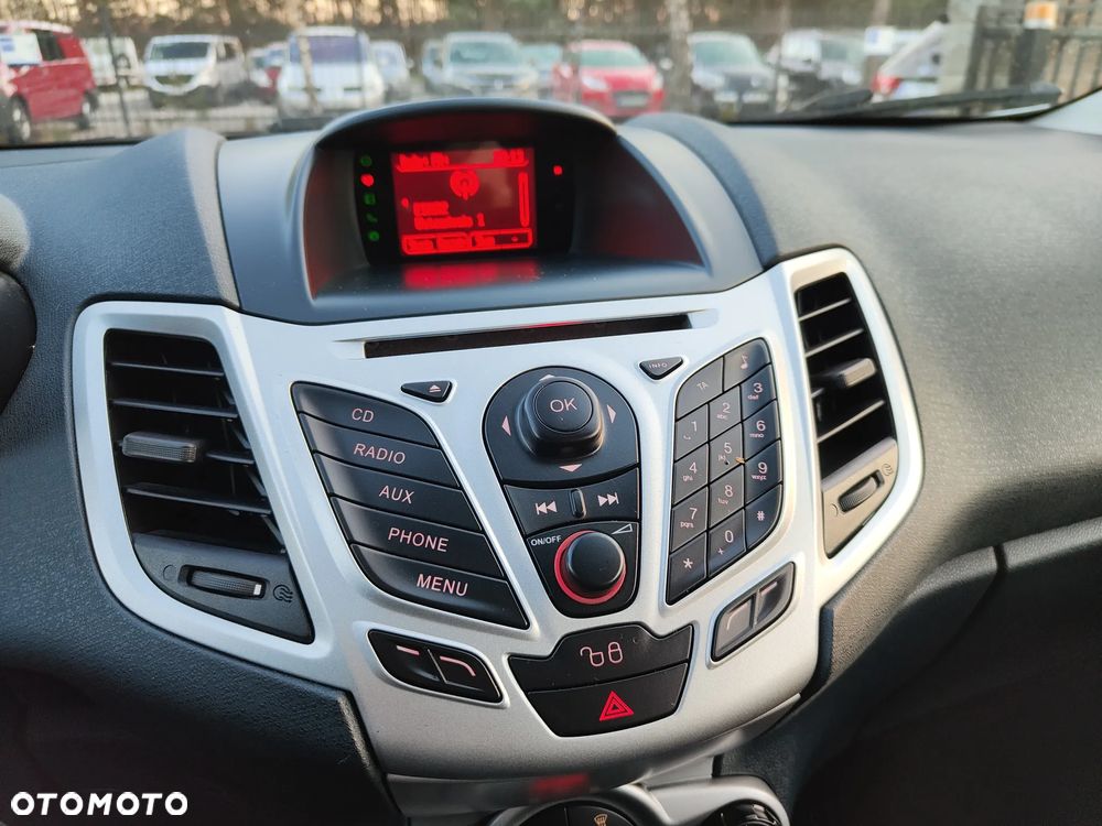 Ford Fiesta 1.25 Champions Edition - 18