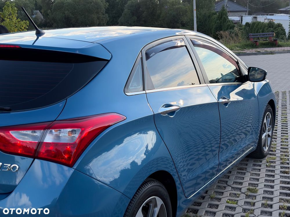Hyundai i30 blue 1.6 CRDi DCT Style - 12