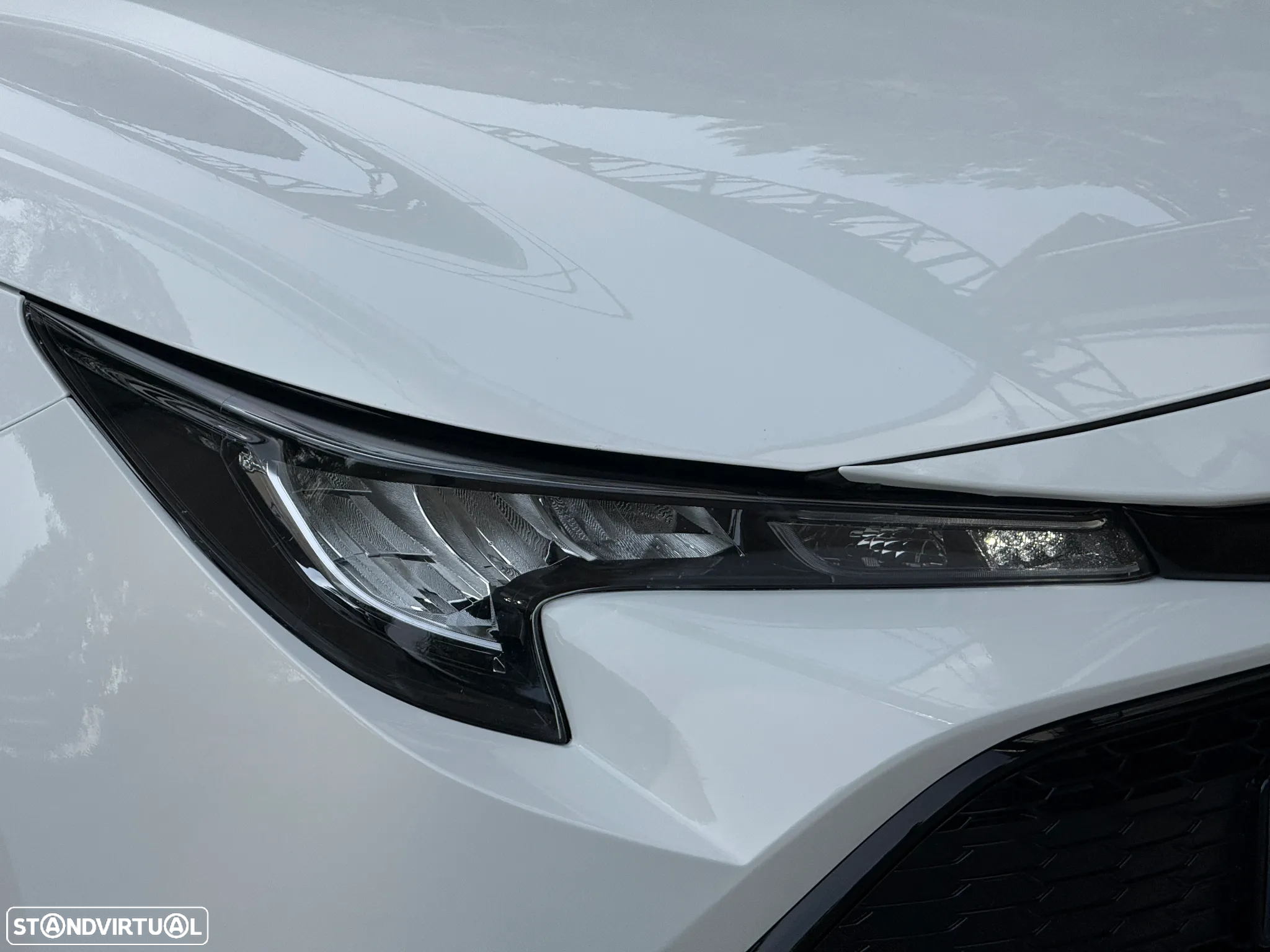 Toyota Corolla 1.8 Hybrid Exclusive - 8
