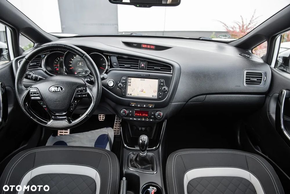 Kia Ceed 1.6 CRDi 136 ISG GT Line - 27