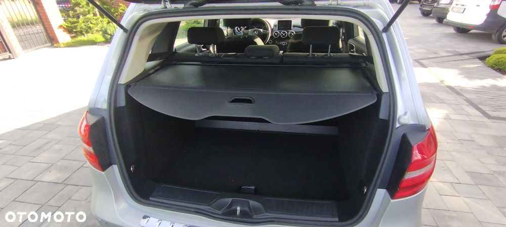 Mercedes-Benz Klasa B 180 CDI (BlueEFFICIENCY) - 9