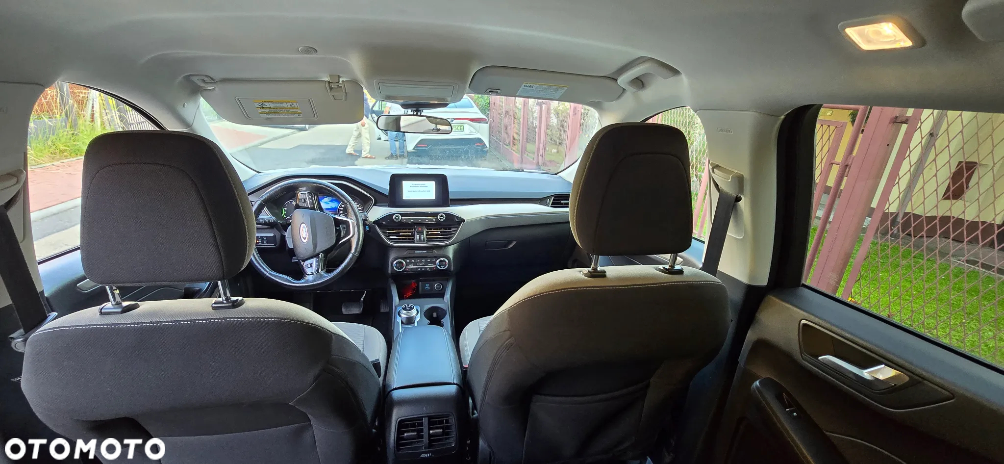 Ford Kuga 2.5 FHEV AWD Titanium - 23