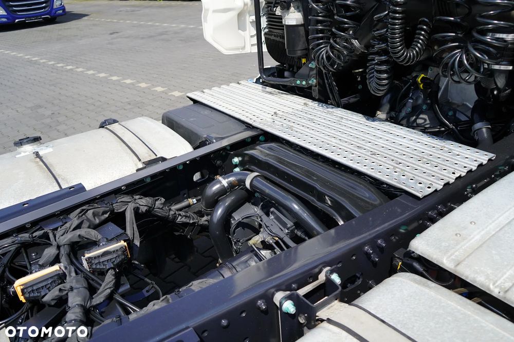 MAN TGX / 18.510 / E 6 / GX / ACC / MEGA / LOW DECK / I – COOL / RETARDER - 38