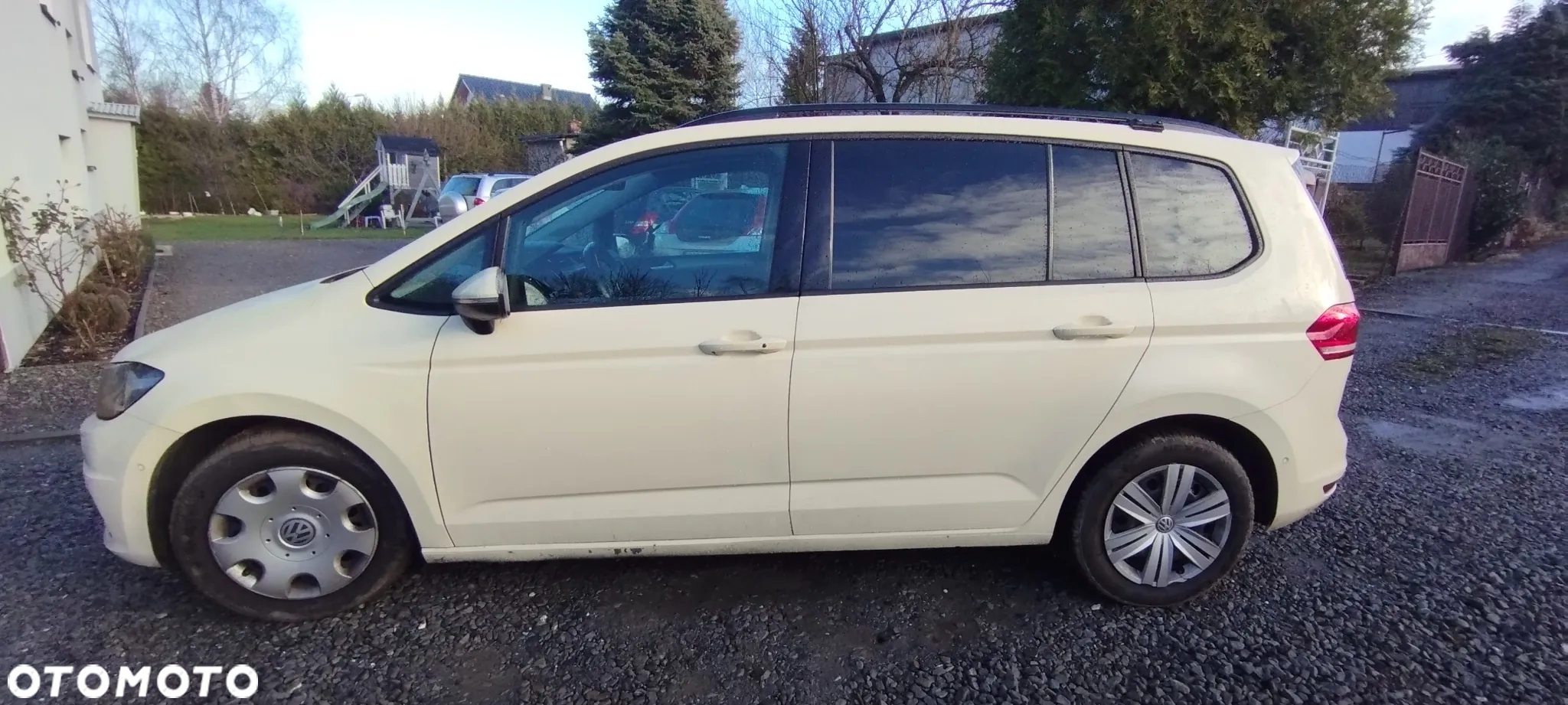 Volkswagen Touran 2.0 TDI SCR DSG Comfortline - 2