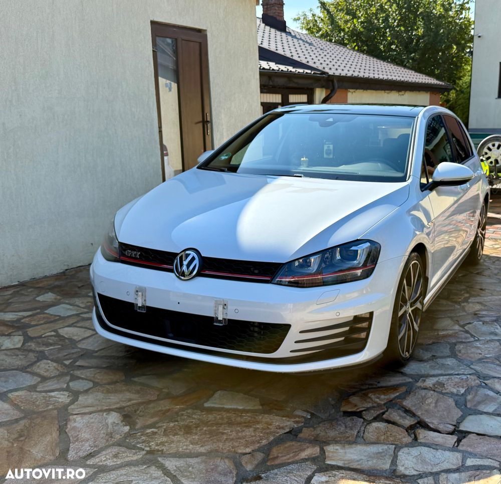 Volkswagen Golf - 16