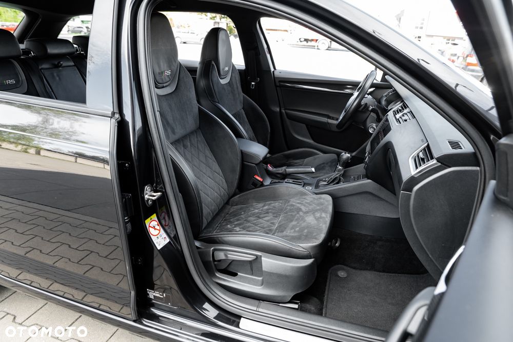 Skoda Octavia 2.0 TDI 4x4 DSG RS - 23