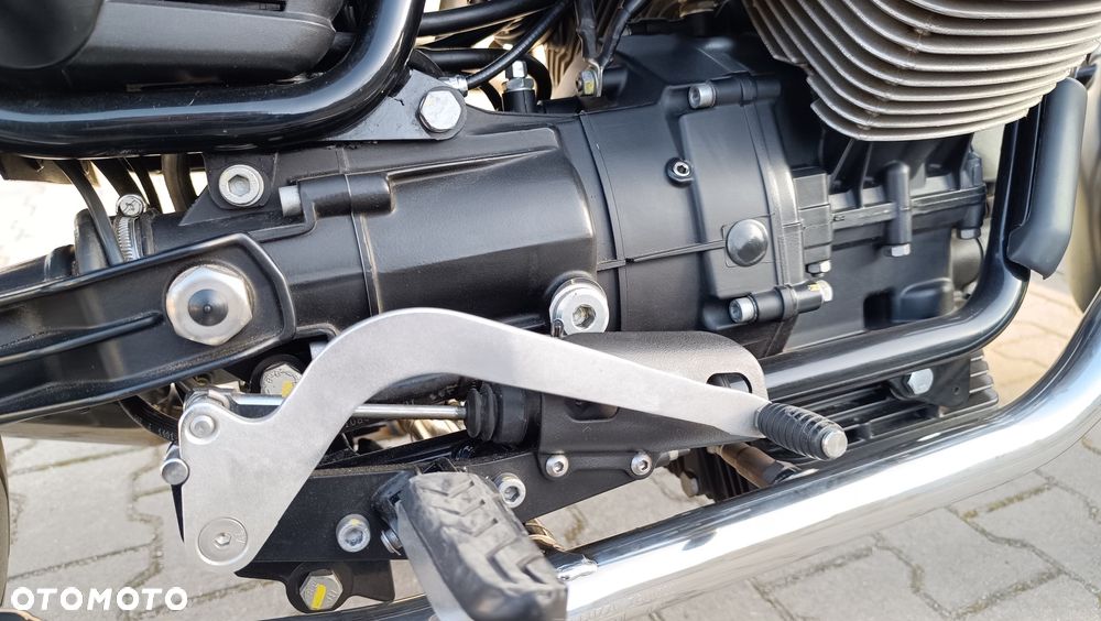 Moto Guzzi V7 - 25