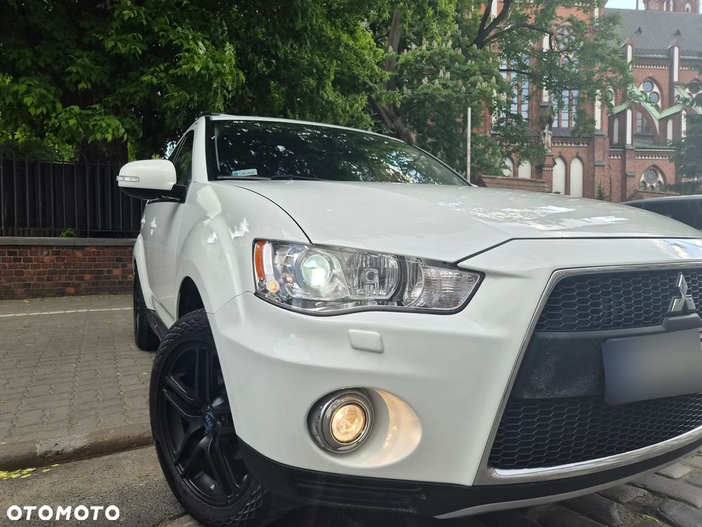 Mitsubishi Outlander 2.2 DI-D 4WD TC-SST Intense - 19
