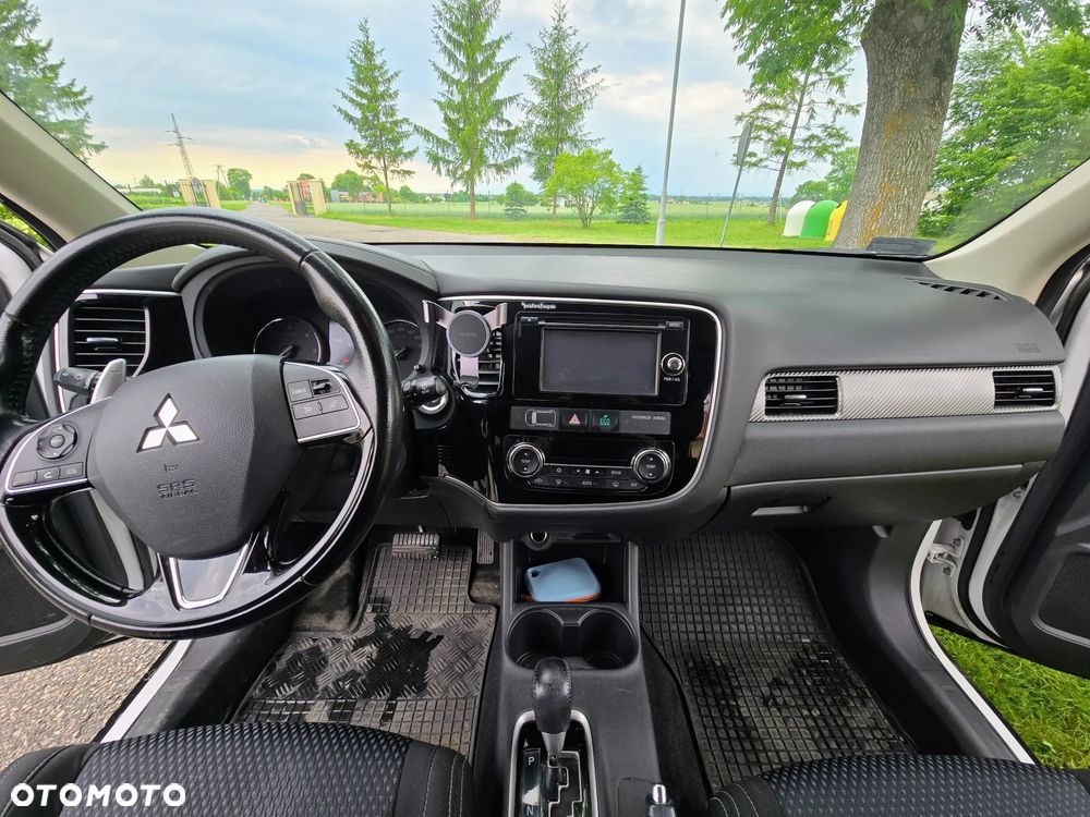 Mitsubishi Outlander 2.2 DID Intense + 4WD - 17