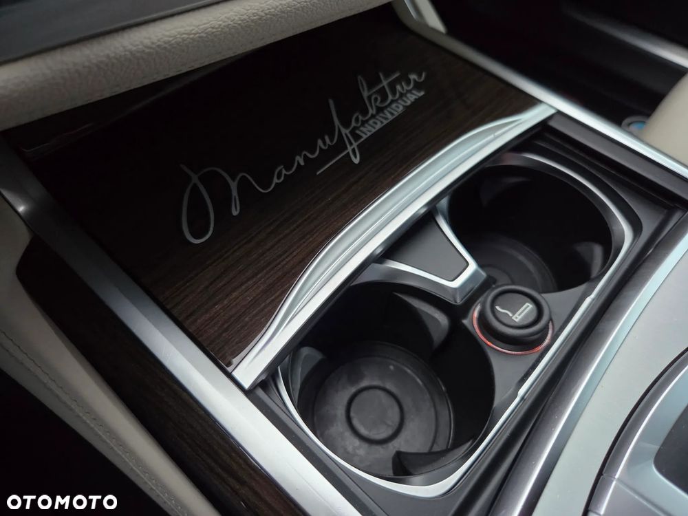 BMW Seria 7 740d xDrive - 28