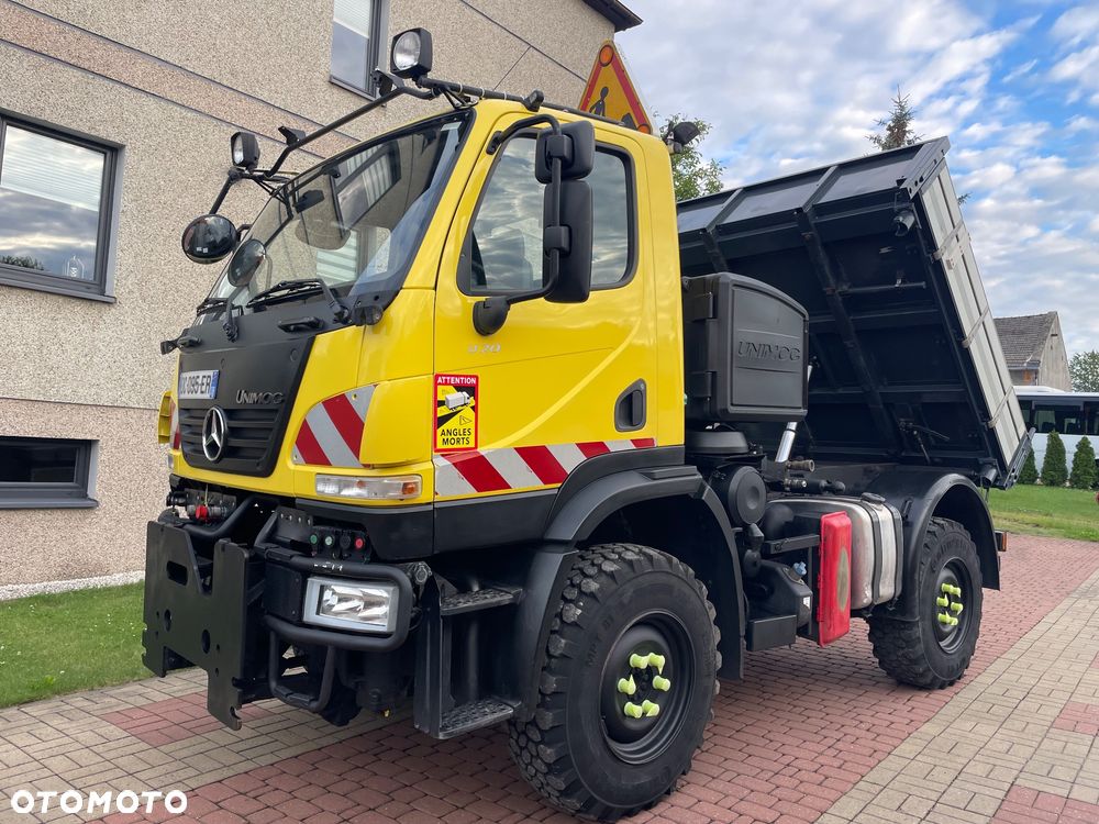 Mercedes-Benz Unimog u 20  pojazd specjalny traktor rolniczy wywrotka pojazd komunalny zimowego utrzymania dróg - 16