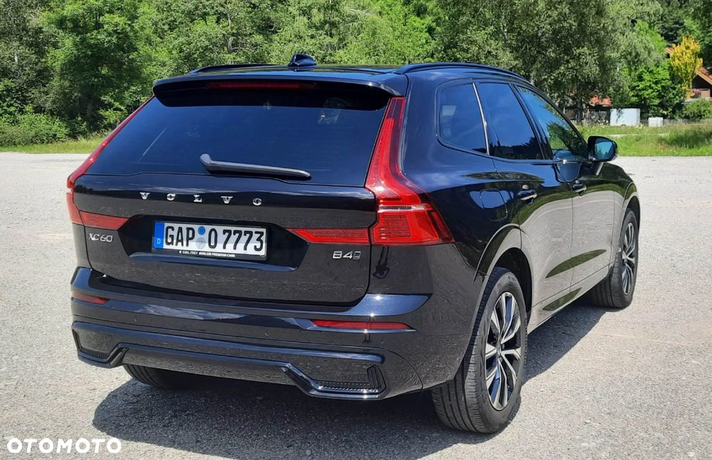 Volvo XC 60 B4 D Plus Dark - 5