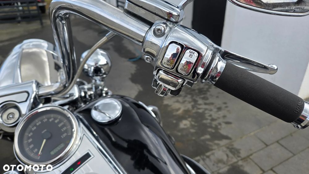 Harley-Davidson Touring Road King - 11