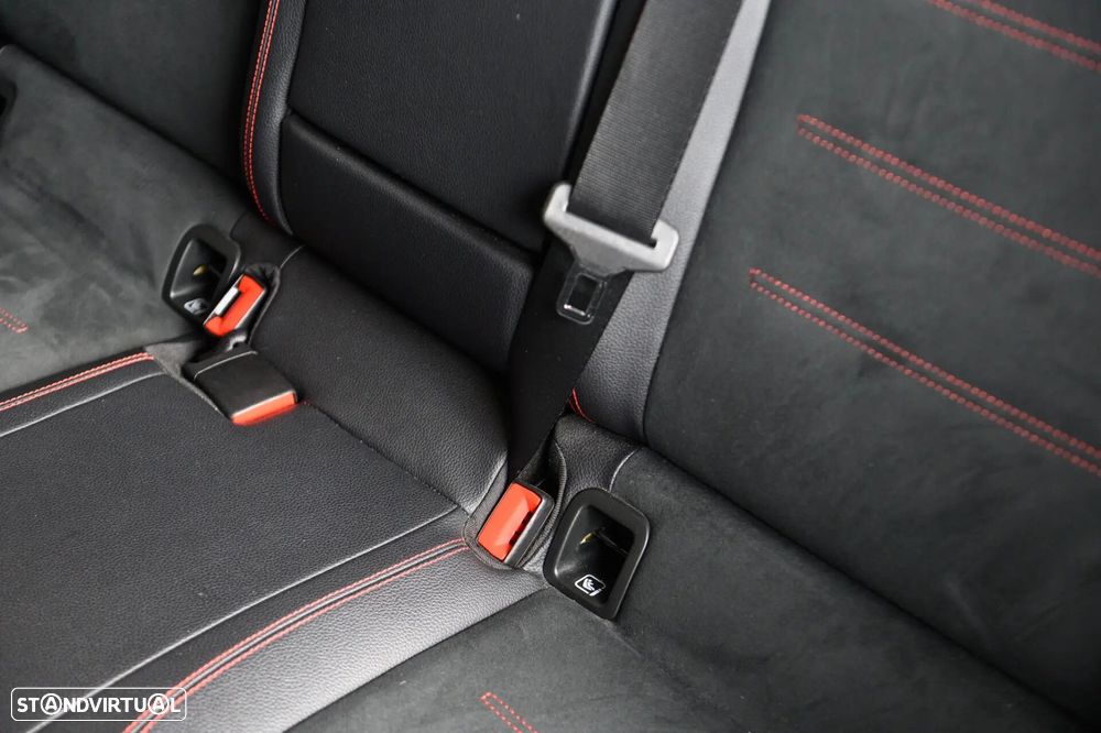 Mercedes-Benz A 180 d AMG Line Aut. - 33