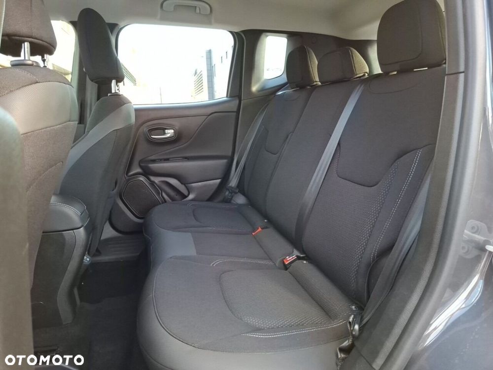 Jeep Renegade - 11