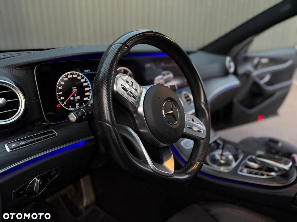 Mercedes-Benz Klasa E 220 d 9G-TRONIC - 22