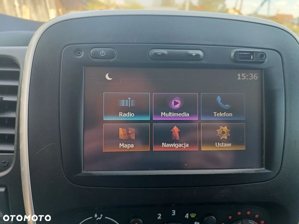 Renault Trafic L2H1 1.6 diesel 145kM 2018rok WEBASTO, CZUJNIKI PARKOWANIA, HAK, NIEWIELKI PRZEBIEG stan BDB, BEZWPADKOWY! - 36