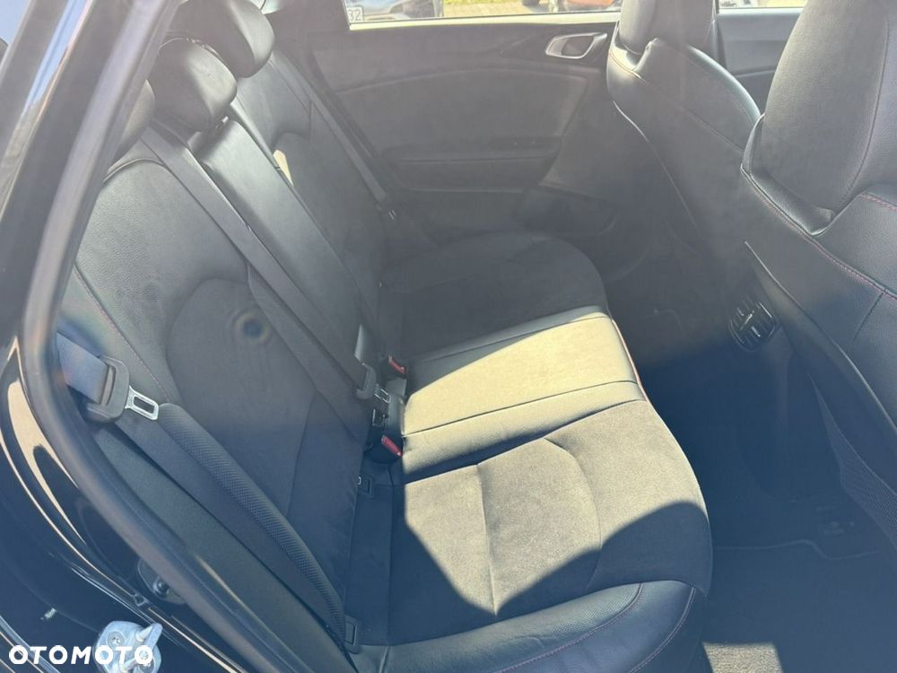 Kia Ceed 1.6 T-GDI GT DCT - 30