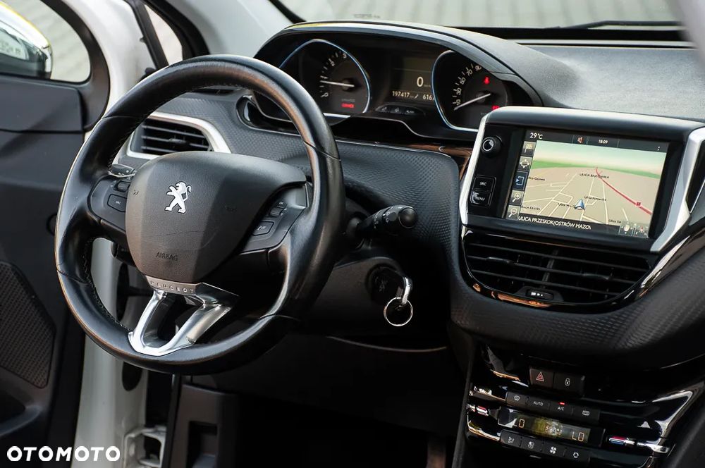 Peugeot 208 PureTech 110 Stop & Start Tech Edition - 18
